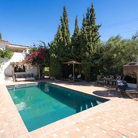 מלון A Natural Retreat *